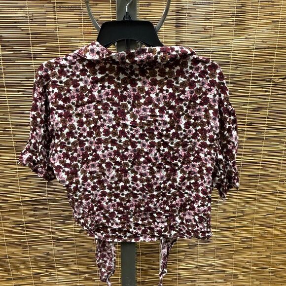 Self Esteem Juniors' Floral Tie-Front Shirt Size XL - Picture 3 of 3